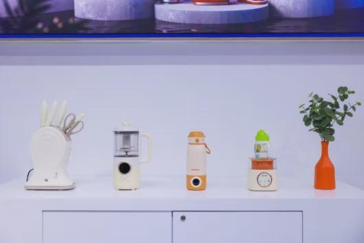 裊裊煙火氣中的時尚新篇 AWE2025上海家電展引領服飾零售新潮流